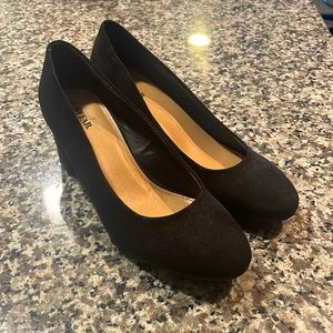 Black Block Heel Pump